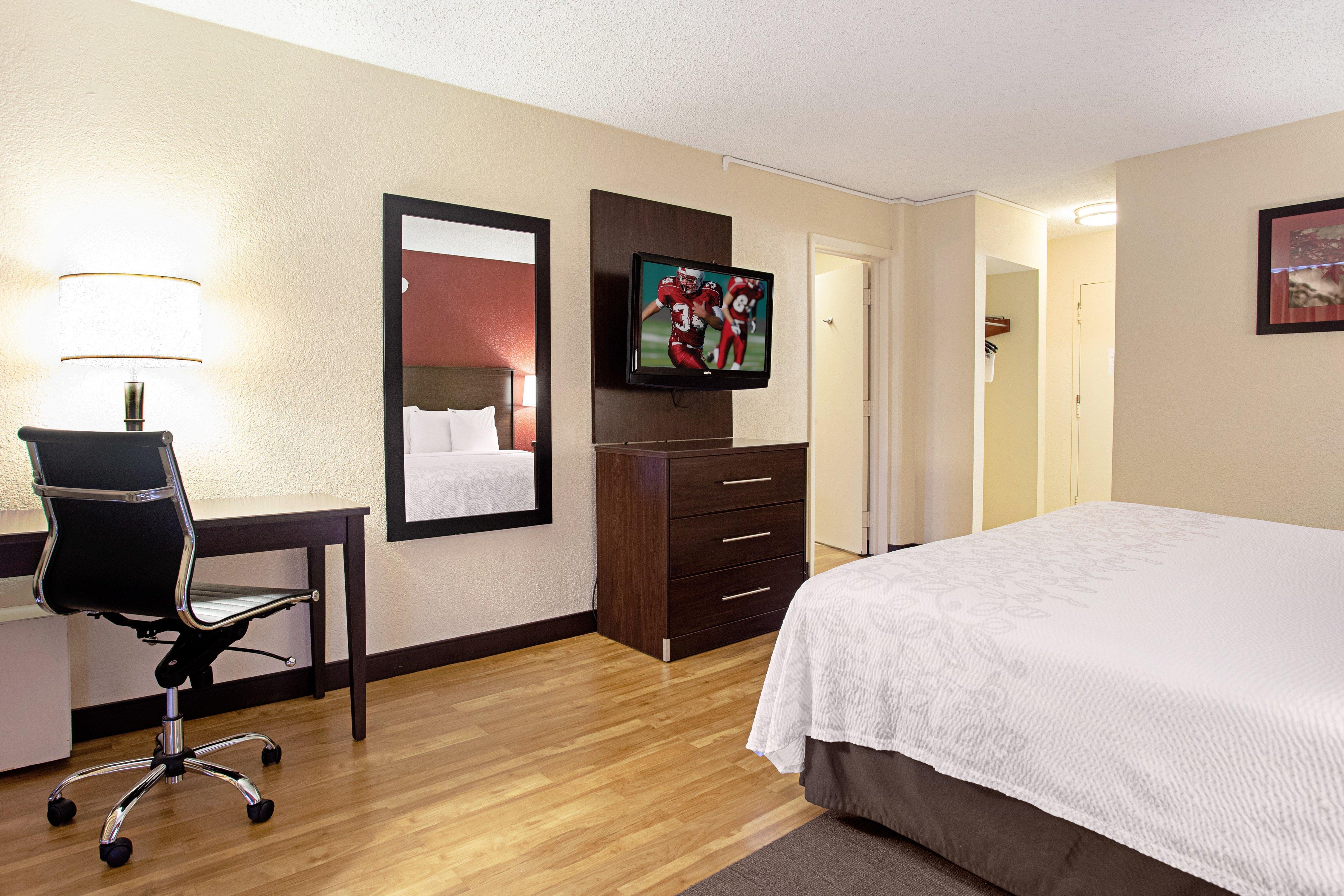 Red Roof Inn Plus+ Wichita East Eksteriør billede