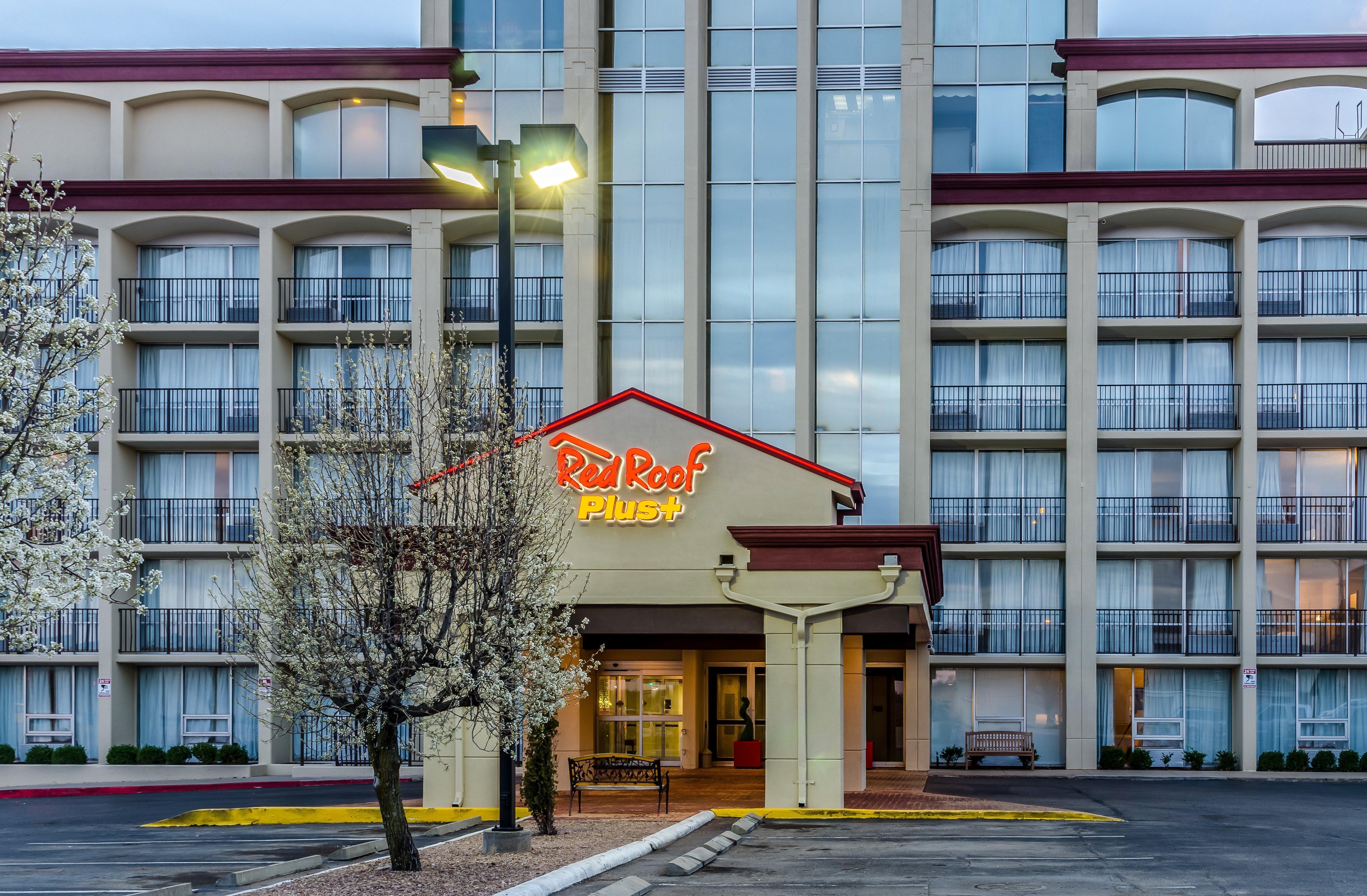 Red Roof Inn Plus+ Wichita East Eksteriør billede