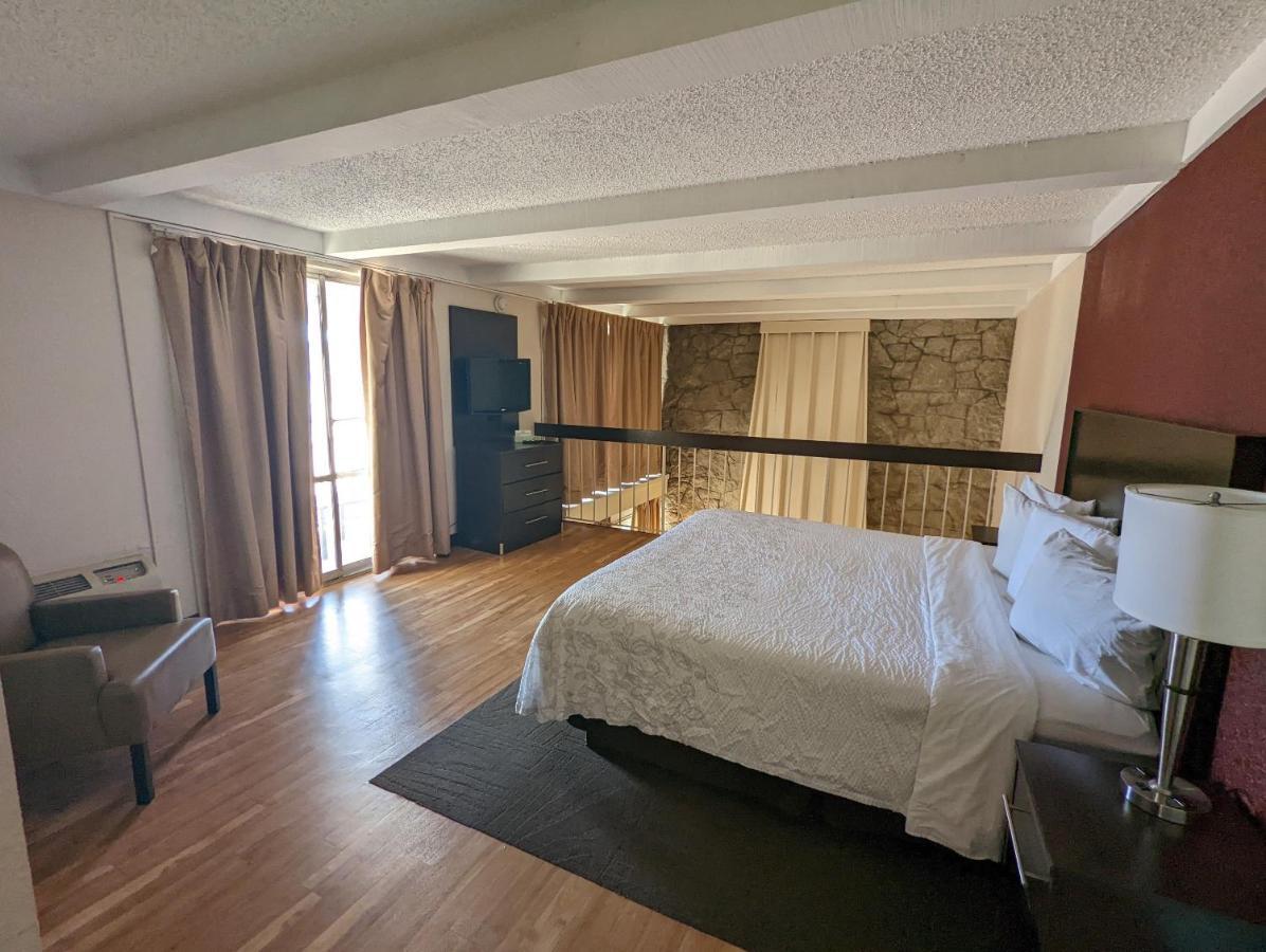 Red Roof Inn Plus+ Wichita East Eksteriør billede