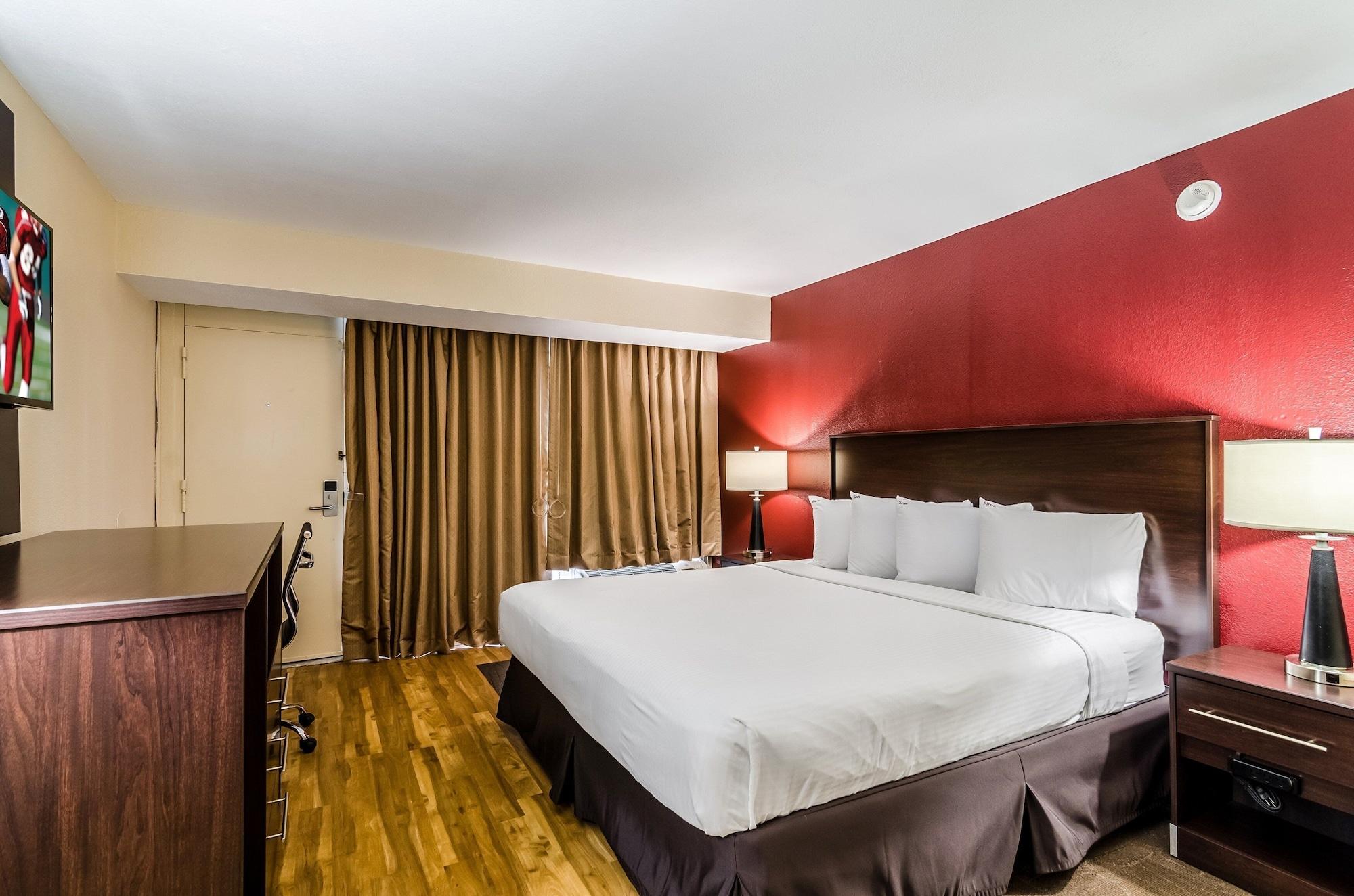 Red Roof Inn Plus+ Wichita East Eksteriør billede