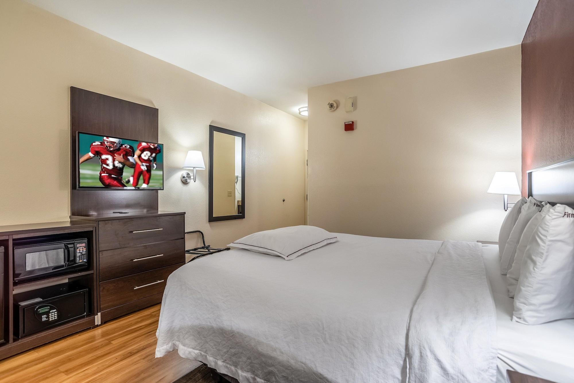 Red Roof Inn Plus+ Wichita East Eksteriør billede