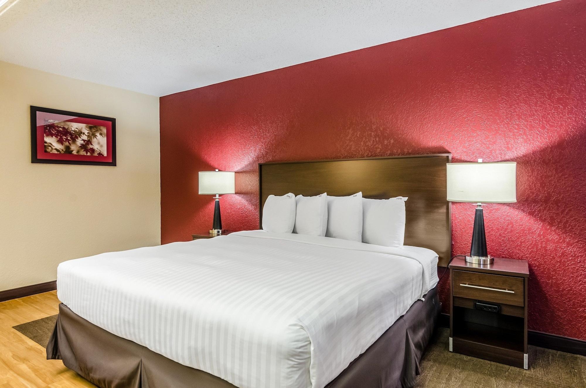 Red Roof Inn Plus+ Wichita East Eksteriør billede